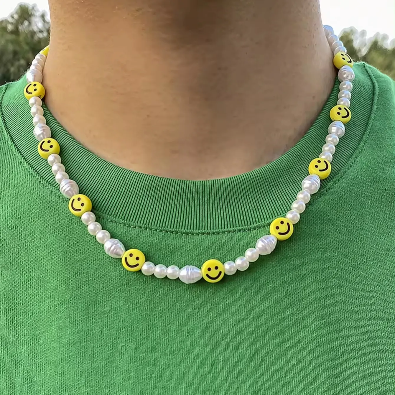 Europäischer und amerikanischer Stil modisch eine mehrschichtige gefälschte Perle Klauenbeine-Kette, gelbes Lächeln Gesicht und gefälschte Perlen-Halskette für Männer