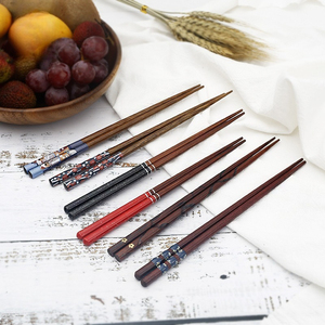 <span class=keywords><strong>Palillos</strong></span> <span class=keywords><strong>de</strong></span> <span class=keywords><strong>Madera</strong></span> Maciza Estilo Japonés, Exquisitos <span class=keywords><strong>Palillos</strong></span> <span class=keywords><strong>de</strong></span> <span class=keywords><strong>Madera</strong></span> <span class=keywords><strong>con</strong></span> Diseño <span class=keywords><strong>de</strong></span> Alas <span class=keywords><strong>de</strong></span> Pollo y Pequeñas Flores Doradas, Reutilizables para el Hogar - Product Image 2