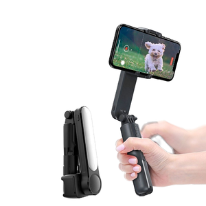 Venta caliente <span class=keywords><strong>L09</strong></span> Smart Gimbal Video Stabilizer para teléfonos móviles Handheld Selfie Stick con luz de relleno y función de plegado de trípode - Product Image 1