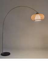 Lampe sur pied LED E27 moderne et minimaliste de style nordique avec structure en fer et abat-jour en bois pour chambre et salon de villa