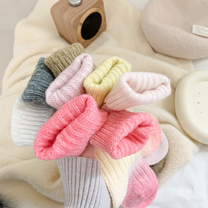 Vente en gros de chaussettes en laine épaisse bon marché pour femmes chaussures de sport chaussettes chaudes d'hiver chaussettes en laine tricotées respirantes à séchage rapide personnalisées - Product Image 3