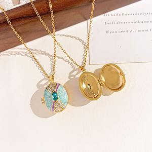 奢华闪亮 AAA 锆石珍珠镶嵌星花莫奈花园彩虹七彩珐琅椭圆形可打开照片吊坠项链 - Product Image 5