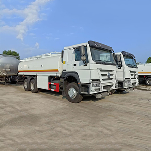 Camion-citerne à carburant diesel Sinotruk Howo neuf 6x4, capacité de 20 000 litres - Product Image 2