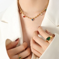 Collier ras du cou Dopamine pour femme en acier inoxydable plaqué or avec zircon coloré en forme de cœur et chaîne torsadée