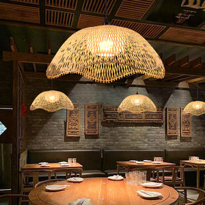 Restaurant, maison d'hôtes, salon de thé, boutique d'art de style rural, rétro et zen, avec des lustres tissés d'Asie du Sud-Est - Product Image 2