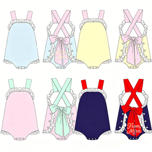 Tutina Estiva Monogrammata in Pizzo Toile per Neonate e Bambine, Abbigliamento con Volant e Occhiellature - Product Image 1