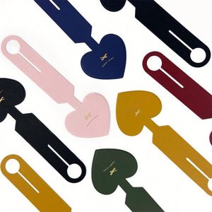 ป้ายติดกระเป๋าเดินทางหนัง PU แบบกำหนดเอง พร้อมแถบกันหาย ป้ายชื่อสำหรับบอร์ดดิ้งพาส ลายตัวอักษร - Product Image 6