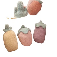 Bantal stroberi kepala bantal sofa, dekorasi boneka tidur mewah