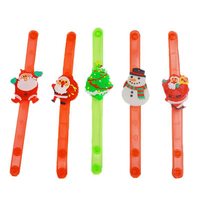 Anneau lumineux de Noël, lumière LED pour doigt, bracelet clignotant, collier, broche, cadeau pour enfants, jouet de Noël, lumière LED pour doigt