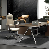 Bureau de direction moderne de luxe avec toucher doux, 2200*900mm, pieds inclinés argent liquide et armoire réversible pour suite de bureau