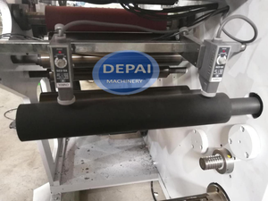 <span class=keywords><strong>Mini</strong></span> labelrol tot rol snij- en opwikkelmachine, handmatige rotatie-stansmachine, prijs automatische film- en sticker snijmachine - Product Image 3