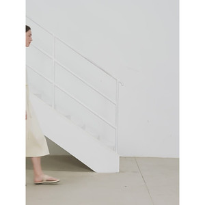 Abito in maglia da donna con scollo a U 3D, vita tagliata e gonna curva, modello April Story - Product Image 1