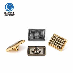 כפתור לחצן 4 חלקים מצופה אבץ בהתאמה אישית של Lianxu, ידידותי לסביבה, בצבע זהב, עם לוגו מובלט, לבגדי ג'ובה - Product Image 2