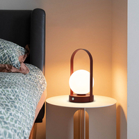 Lampe de table LED USB série personnalisée sans fil en ABS pour restaurants de luxe, contrôle tactile en laiton, rechargeable
