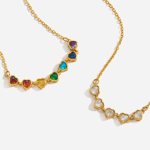 Collana da Donna in Stile Bohémien con Catena in Acciaio Inossidabile Placcato Oro 18K, Ciondolo con Fiore di Cristallo, Perla e Zircone - Regalo di Alta Qualità - Product Image 4