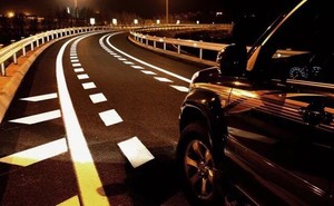 Peinture thermoplastique réfléchissante luminescente pour marquage routier et sécurité routière - Product Image 6