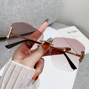 <b>Frameless</b> Polygonal Sunglasses For Women Metal <b>Frame</b> Gold UV400 Protection PC Lens Class 2 Sunshades - Product Image 3