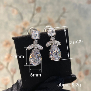 Orecchini Pendenti a Goccia per Sposa, Eleganti Gioielli Lunghi per Matrimonio e Fidanzamento - Product Image 6