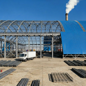 ออกแบบมาเพื่อการเล่นบาสเกตบอลและแบดมินตัน สนามกีฬาในร่มหลังนี้ผสานการออกแบบที่ทันสมัยเข้ากับโครงสร้างเหล็กสำเร็จรูปน้ำหนักเบา - Product Image 2