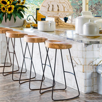 Tabouret de bar haut de gamme en bois massif et métal noir, design moderne, usage commercial pour bar à domicile, salle à manger et hôtel