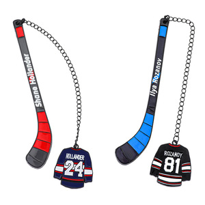 Segnalibri in lega smaltata personalizzati a tema maglia e bastone da hockey su ghiaccio, souvenir del fiero rivalismo canadese - Product Image 1