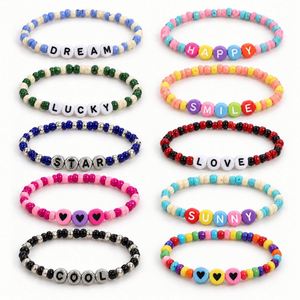 Kit de fabrication de bijoux en verre DIY avec perles lettres en acrylique, cordon élastique et ciseaux pour bracelet d'amitié - Product Image 4