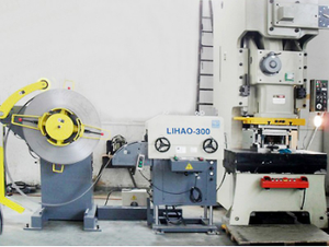 <span class=keywords><strong>Presse</strong></span> mécanique <span class=keywords><strong>pneumatique</strong></span> <span class=keywords><strong>à</strong></span> grande vitesse pour la fabrication de pièces métalliques, machine <span class=keywords><strong>à</strong></span> poinçonner les œillets/boutons, <span class=keywords><strong>à</strong></span> vendre - Product Image 4