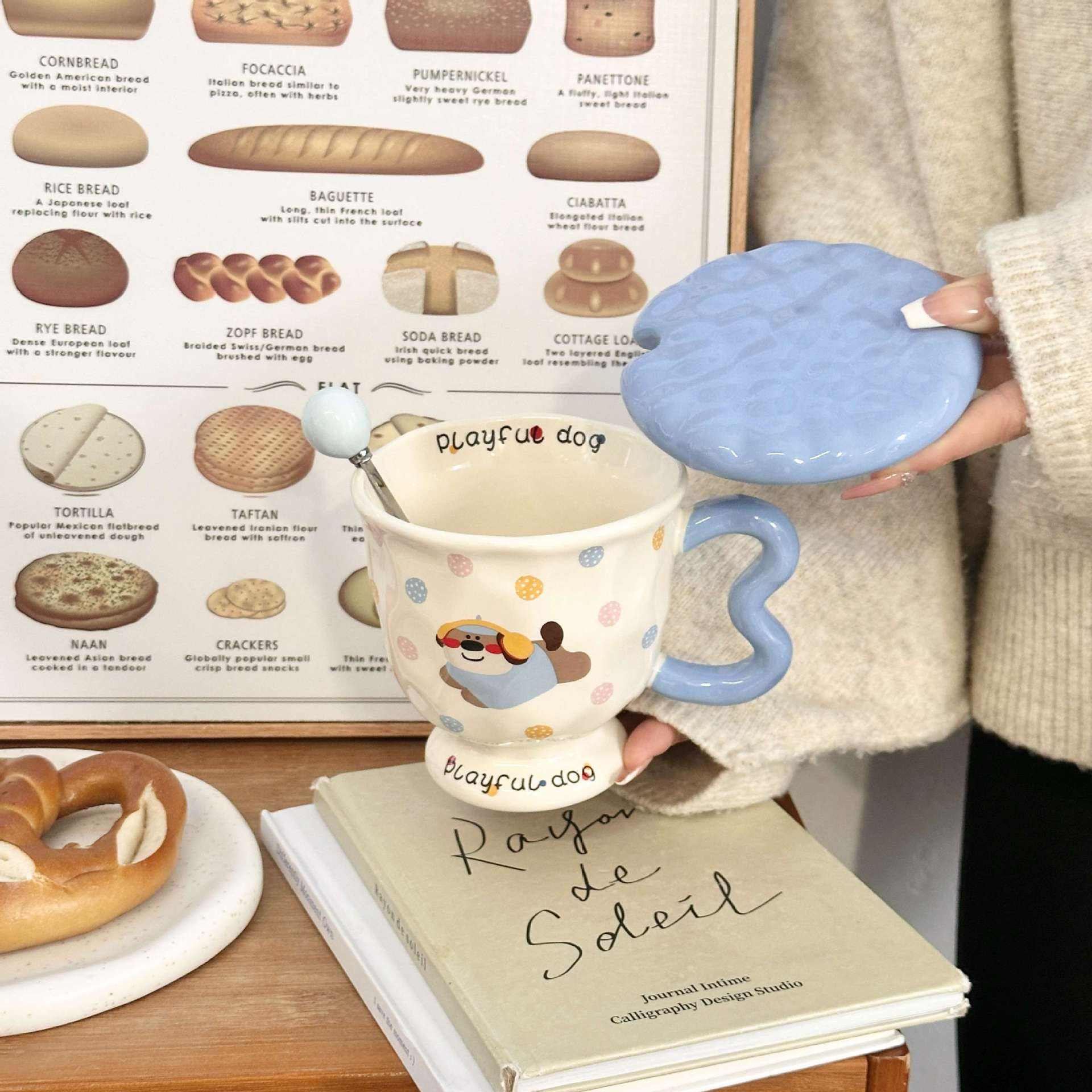 ช้อนฝาปิดลายลูกสุนัขสีฟ้า