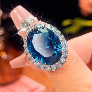 ชุดสร้อยคอจี้อัญมณีขนาดใหญ่สุดหรูต่างหูเพทายสีเขียวแอปเปิ้ลอินเทรนด์รูปทรงเรขาคณิต - Product Image 2