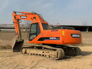 รถขุดไฮดรอลิกแบบตีนตะขาบ Doosan DH225LC-7 มือสอง น้ำหนัก 22 ตัน พร้อมอะไหล่แท้ ชิ้นส่วนหลัก PLC มอเตอร์ เครื่องยนต์ เกียร์ ปั๊มเกียร์ แบริ่ง - Product Image 4