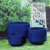 Pots et jardinières en céramique blanche robuste pour une exposition en extérieur toute l'année