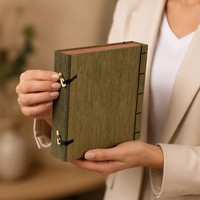 Boîte cadeau rigide de style livre personnalisée avec doublure en velours noir, emballage de luxe pour le thé et les cosmétiques
