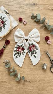 Lazo Floral Vintage, Proveedor Mayorista OEM para Decoración de Tela, Lazo de Tela Bordado a Mano, Accesorios para el Cabello - Product Image 3