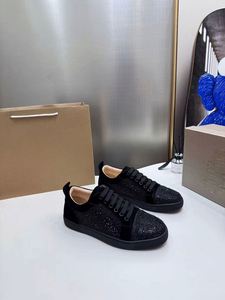Sneakers de luxe au design élégant avec diamants, chaussures pour hommes, chaussures de marche antidérapantes à tige haute pour hommes, adaptées à l'été - Product Image 2
