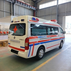 Ambulance hospitalière à conduite à gauche, moteur essence, transmission manuelle, traction 4x2 - Product Image 2