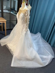 Precio de fábrica de lujo nuevo vestido de novia de manga larga vestido de novia de encaje desmontable - Product Image 5