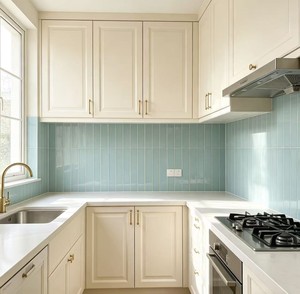 Piastrella in Porcellana Lucida Blu Lago 75x300mm, Resistente agli Acidi, Mini Piastrella Rettificata per Pareti Esterne e Pavimenti di Hotel Moderni - Product Image 4