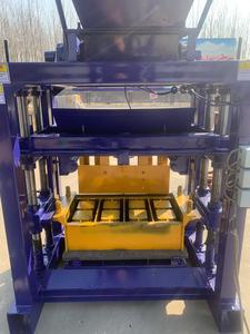 Linea di Produzione YAODA QTJ4 35 ad Alta Precisione per Mattoni in Cemento, Macchina per Blocchi Cavi Autobloccanti con Vibrazione - Product Image 2