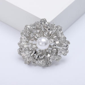 Broche Fleur en Alliage et Strass Créative, Nouveauté 2026, Vente Chaude, Bijou de Luxe Haut de Gamme <span class=keywords><strong>pour</strong></span> Banquet Féminin, Épingle de Col de Manteau - Product Image 5