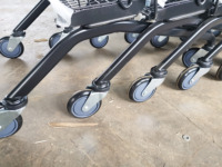 Chariot de courses en métal de style européen avec cadre en acier zingué anti-corrosion, roues en PU de 5 pouces - Vente directe d'usine