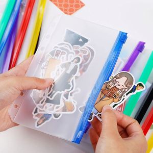 Carpeta con Cierre de PVC Ecológica e Inodora, con 6 Anillas, para Hojas Sueltas, Tamaño A5/A6, con Diseño de Cartera, para Uso Escolar - Product Image 4