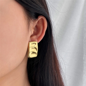 Boucles d'oreilles clous géométriques carrées simples en acier titane plaqué or 18 carats, effet <span class=keywords><strong>lave</strong></span> irrégulière, pour femmes, bijoux étanches - Product Image 3