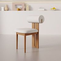 Chaise en bois massif de style nordique moderne, modèle 2026, très prisée pour salon
