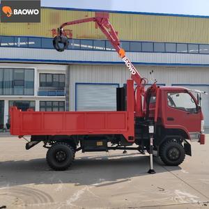 Grue forestière montée sur camion Baowo, capacité de levage de 4 tonnes, rotation à 360 degrés, équipement de manutention du bois alimenté au diesel - Product Image 1