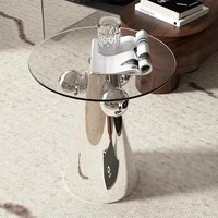 Table d'appoint contemporaine minimaliste en métal avec plateau en verre, structure en acier inoxydable, petite table d'angle pour canapé d'hôtel