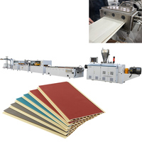 Panneau de décoration intérieure en PVC de 450mm 600mm de largeur Panneau mural en plastique UPVC faisant la machine