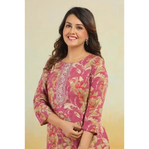 Bel ensemble de vêtements ethniques pour femmes en coton imprimé Anarkali Kurta pour une tenue de fête au meilleur prix au prix de gros - Product Image 4