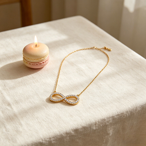 Collier Pendentif Infini en Laiton Plaqué Or 18K avec Zirconiums AAA pour Femme – Vente en Gros Hengdian – Idéal Anniversaire - Product Image 3