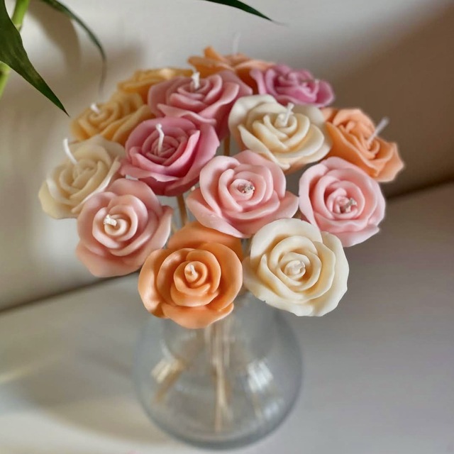 Qixi Gift Fragrance Atmosphere Handmade Hand Gift Candle Aromatherapy Festival Rose Flower Fragrance Candle Source Manufacturer