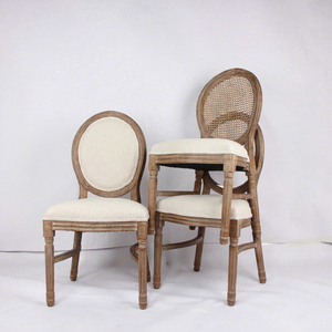 Rembourrage classique empilant la <span class=keywords><strong>chaise</strong></span> <span class=keywords><strong>de</strong></span> salle à manger <span class=keywords><strong>de</strong></span> mariages français Louis <span class=keywords><strong>de</strong></span> finition rustique en bois solide avec le dos <span class=keywords><strong>de</strong></span> rotin - Product Image 2